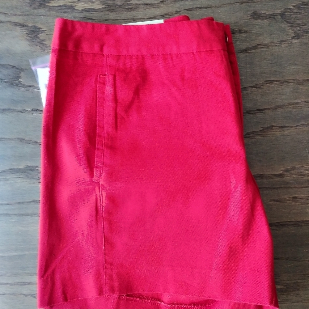 NWT GAP SHORTS - Picture 3 of 5